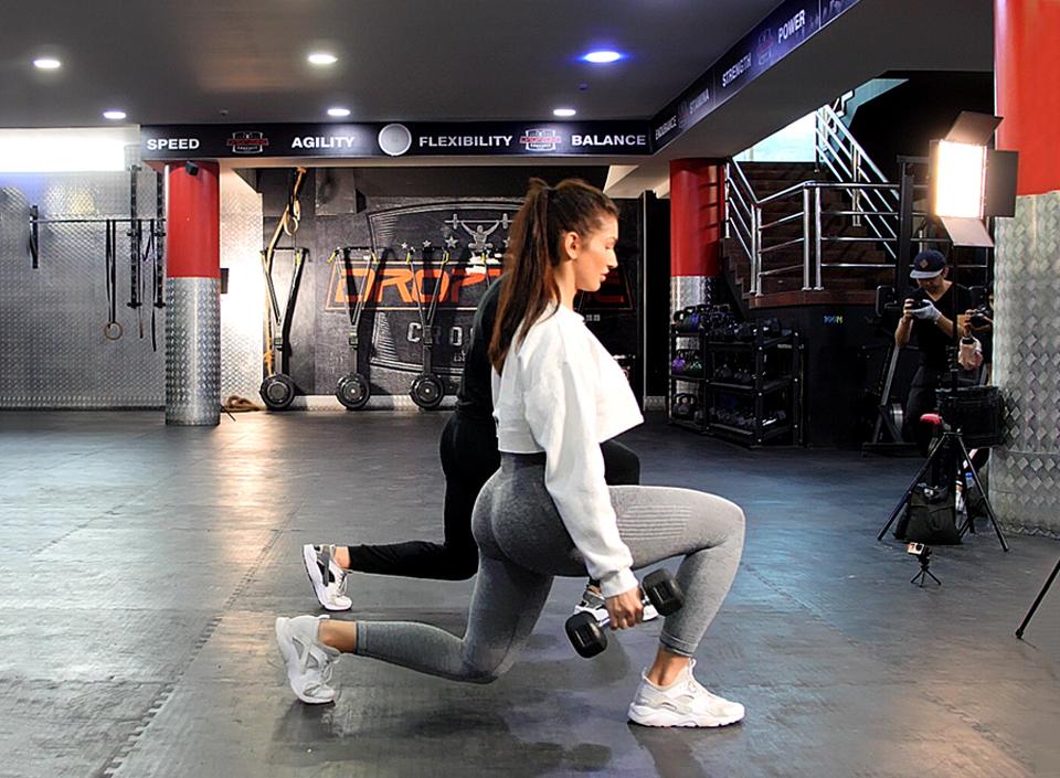 Ep3 - Hana Alternating Leg Lunges